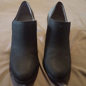 Womens heeled booties
